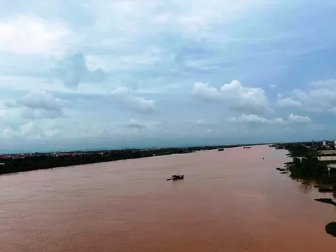 Lũ ở hạ lưu tiếp tục dâng cao, ảnh hưởng đến các vị trí xung yếu ven sông