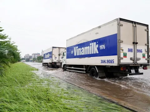 Vinamilk kịp thời hỗ trợ 550.000 sản phẩm thiết yếu cho người dân vùng lũ