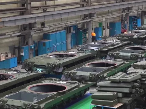 “Bà hỏa” lại ghé thăm nhà máy sản xuất xe tăng lớn thứ hai của Nga