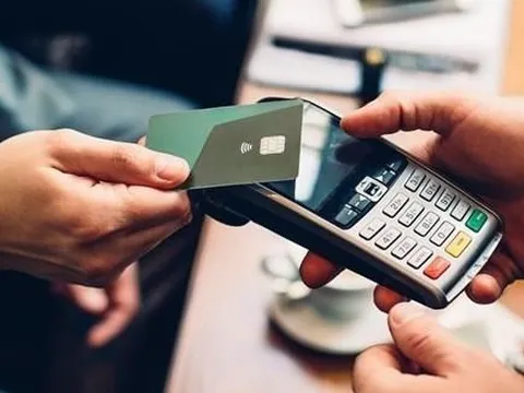 Có được ủy quyền cho người khác sử dụng tài khoản thanh toán của mình hay không?