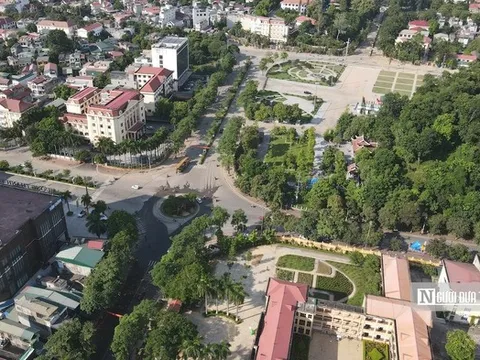 Lũ rút, đường phố Tuyên Quang "hồi sinh"