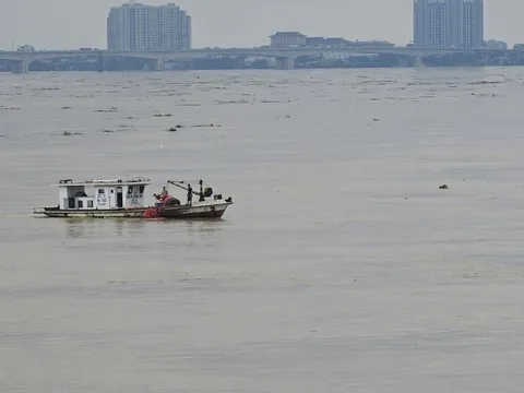 Rút báo động 1 trên sông Hồng