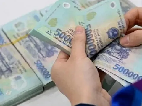 Trường hợp người lao động từ chối làm việc nhưng vẫn được trả đủ tiền lương, biết kẻo thiệt