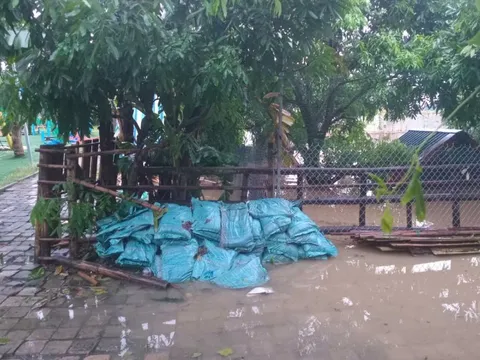 Cách xử lý nước ăn uống và vệ sinh môi trường sau bão lụt