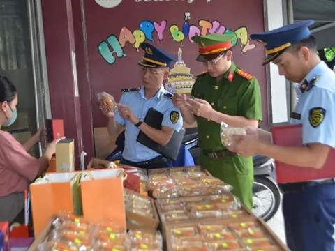 Nghệ An: Phát hiện hàng chục nghìn sản phẩm kẹo, bánh trung thu không rõ nguồn gốc
