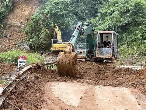 Nỗ lực ổn định cuộc sống người dân vùng lũ