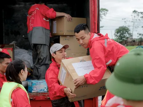 Viettel hỗ trợ người dân bị ảnh hưởng bão lũ 100 tỷ đồng