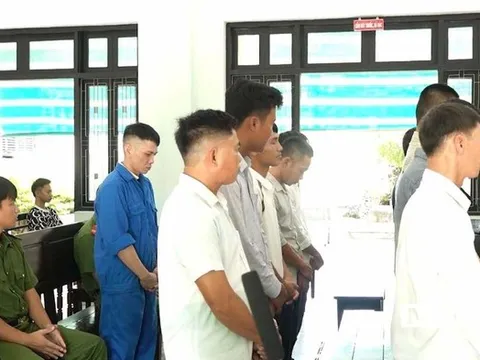 Tổ chức đánh bạc và đánh bạc qua mạng, 11 đối tượng trả giá đắt