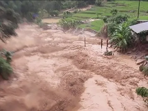 Cảnh báo nguy cơ lũ quét tại nhiều huyện ở 13 địa phương