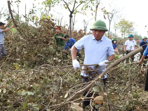 Huyện Mê Linh đồng loạt ra quân tổng vệ sinh môi trường, phòng chống dịch bệnh sau bão số 3