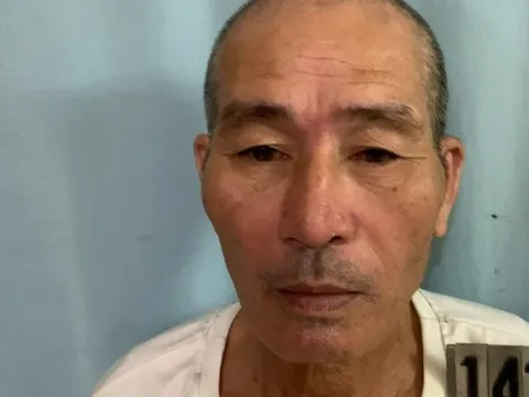 Mang dao bầu đến UBND xã "nói chuyện" với cán bộ, gã đàn ông bị khởi tố, bắt tạm giam