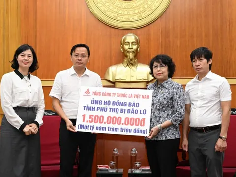 Vinataba trao kinh phí ủng hộ đồng bào vùng bão lũ