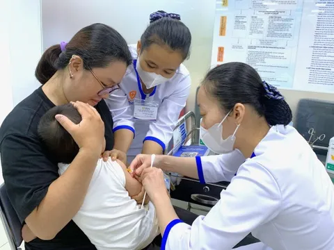 'Đơn vị chủ lực' tiêm nhiều vaccine sởi miễn phí tại TPHCM