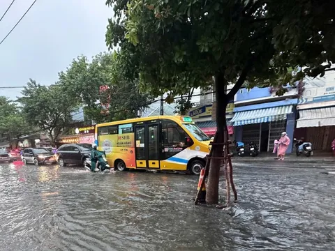 Đà Nẵng: Nhà trường chủ động đề xuất cho học sinh vùng ngập nghỉ học