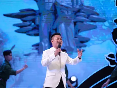 NSƯT Hoàng Tùng hát lên tiếng lòng người con với cha mẹ già nhân dịp Tết Trung thu