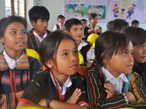 Khẩn trương tái thiết cuộc sống sau bão số 3 và mưa lũ