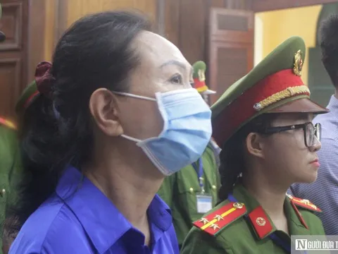 Hình ảnh Trương Mỹ Lan và các bị cáo trong phiên tòa sáng 19/9