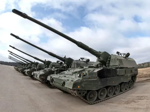 Cơ chế đặc biệt đưa pháo tự hành PzH 2000 từ Trung Đông tới tiền tuyến Ukraine