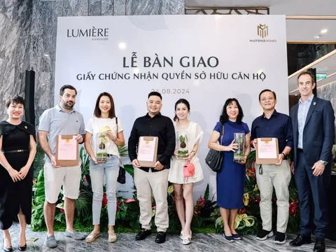 Masterise Homes® thăng hạng uy tín khi liên tục bàn giao sổ hồng đến cư dân