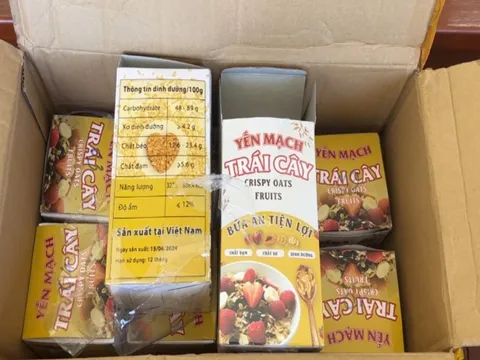 Phát hiện khối lượng ma túy lớn dấu trong thùng sữa