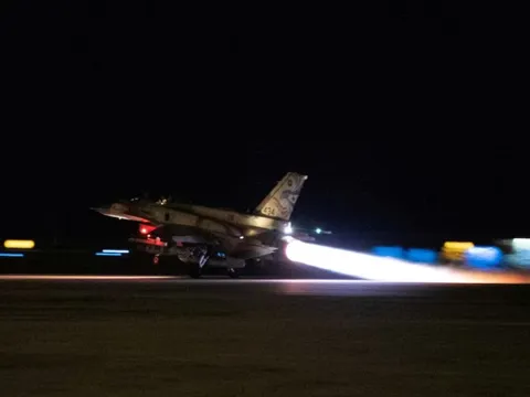 Israel không kích Lebanon, Mỹ, Anh hối thúc các bên kiềm chế