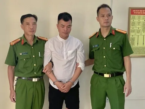 Bắt đối tượng trốn truy nã dưới vỏ bọc hướng dẫn viên du lịch