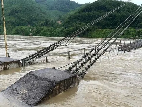 Thanh Hóa: Mưa lũ chia cắt, sạt lở nghiêm trọng trên nhiều tuyến quốc lộ, tỉnh lộ