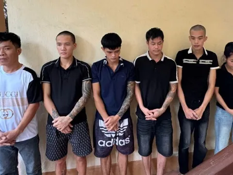 Mẹ chỉ đạo con trai bán ma túy cho các đối tượng nghiện