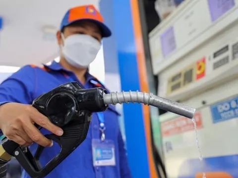 Thủ tướng chỉ đạo triển khai các giải pháp bảo đảm cung ứng xăng dầu