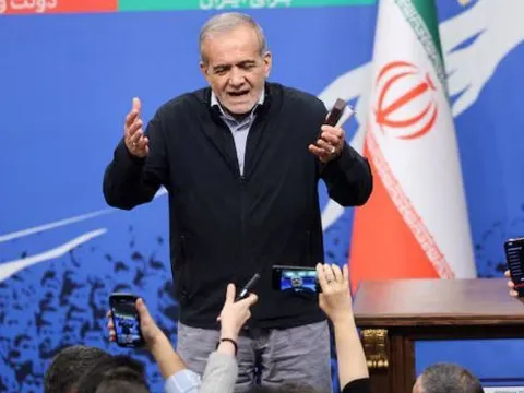 Tổng thống Iran cảnh báo về hậu quả "không thể đảo ngược" từ chiến tranh khu vực