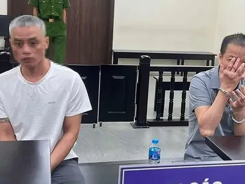 Cầm gạch ném chết người vì tranh giành lượt hát karaoke