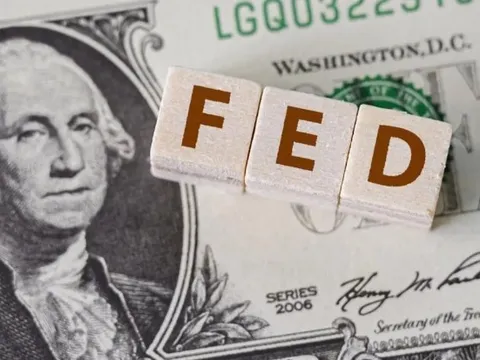 Fed giảm lãi suất: Chỉ số Dow Jones và S&P 500 lập đỉnh mới