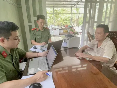 Bắt nhóm đối tượng tàng trữ, lưu hành tiền giả