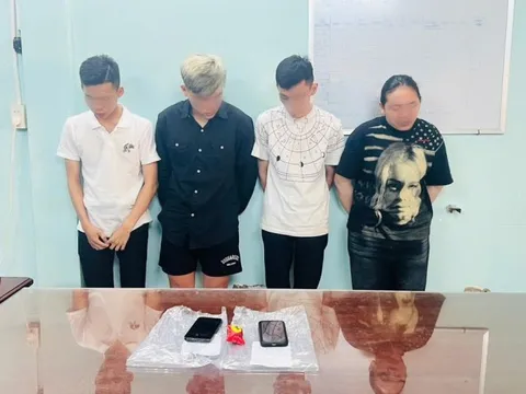 Bắt quả tang nhóm thanh niên tổ chức sinh nhật bằng ma túy