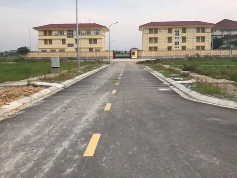 Sóng đời sau sóng sốt đất ảo