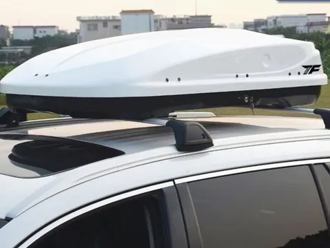 Tự ý gắn thêm giá để đồ trên nóc ô tô, có bị xử phạt?