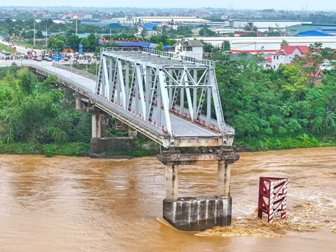 Đề xuất chỉ định thầu rút gọn xây cầu Phong Châu mới