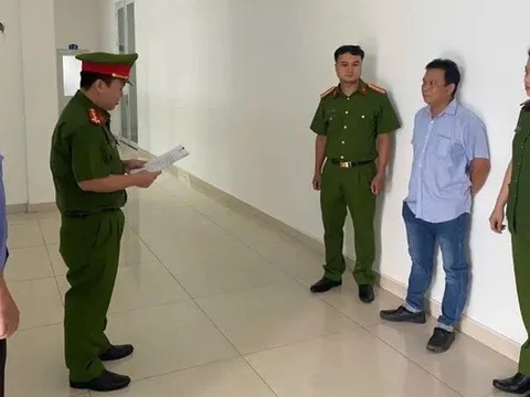 Khởi tố đối tượng chôn lấp hơn 2,2 triệu kg rác thải công nghiệp