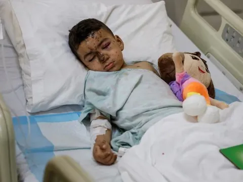 Israel không kích khiến nhiều người sơ tán thiệt mạng