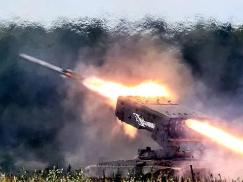 Nga tấn công 12 toa tàu chở đầy đạn dược của Ukraine