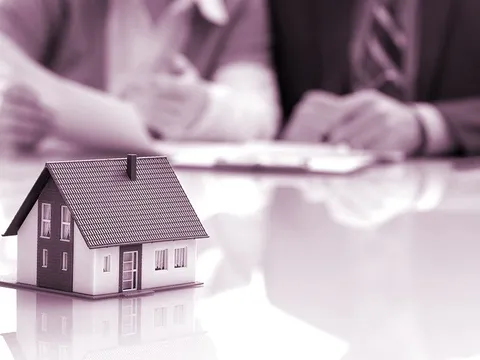 Chia nhà cho con, bố mẹ trở thành “kẻ ở nhờ”