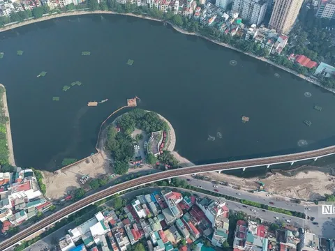 Làm đường công vụ xuyên hồ Đống Đa