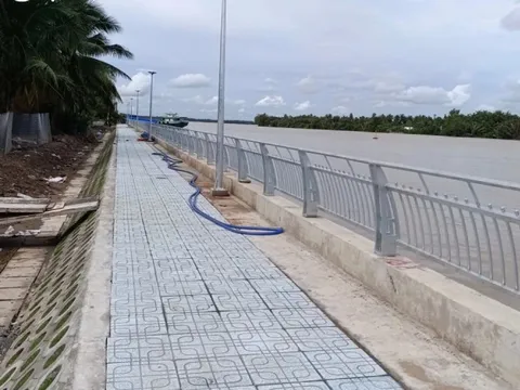 Bến Tre hoàn thành dự án bờ kè chống sạt lở ven sông Giao Hòa