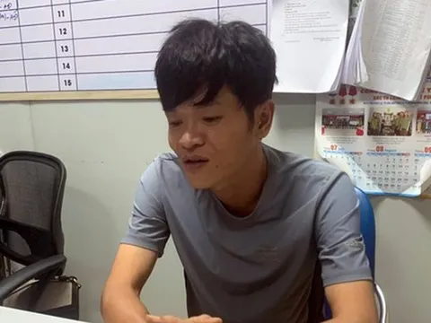 Bắt kẻ "đội lốt" thợ sửa xe "tốt bụng" cướp giật tài sản người đi đường