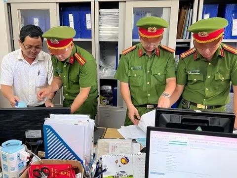 Bắt 5 đăng kiểm viên nhận hối lộ của ngư dân