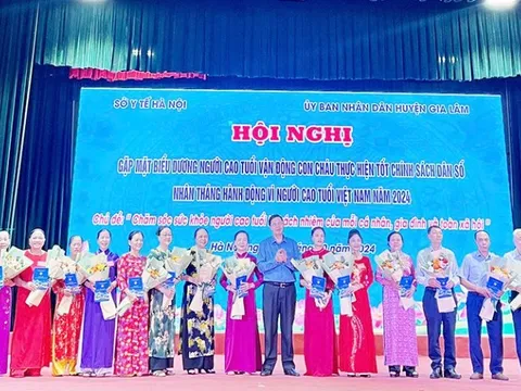 Phát huy vai trò của người cao tuổi trong gia đình và xã hội