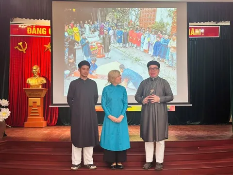 “Ngại mặc áo dài là bởi chưa tìm thấy vẻ đẹp đích thực của áo dài”