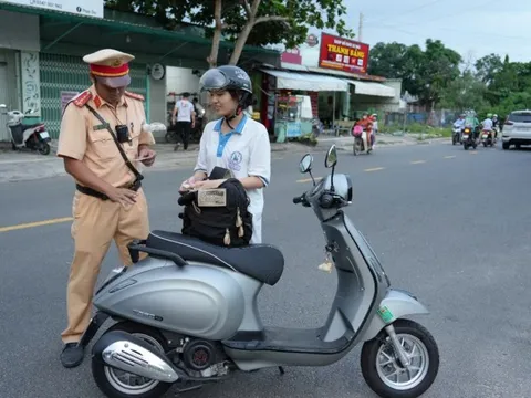 Công an cả nước xử phạt nhiều trường hợp học sinh vi phạm giao thông