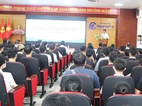 Tạo cảm hứng để sinh viên đam mê nghiên cứu khoa học