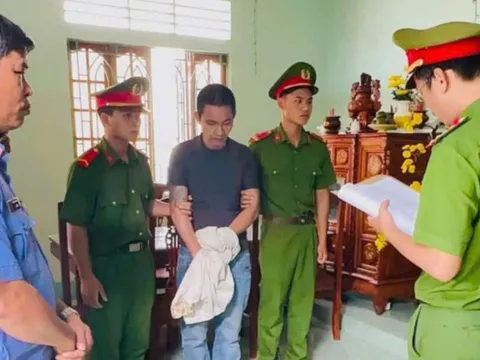 Khởi tố 4 đối tượng đem hung khí đi gây rối trật tự công cộng